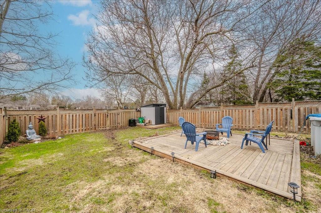 245 Parkside Drive E Property Photo 26