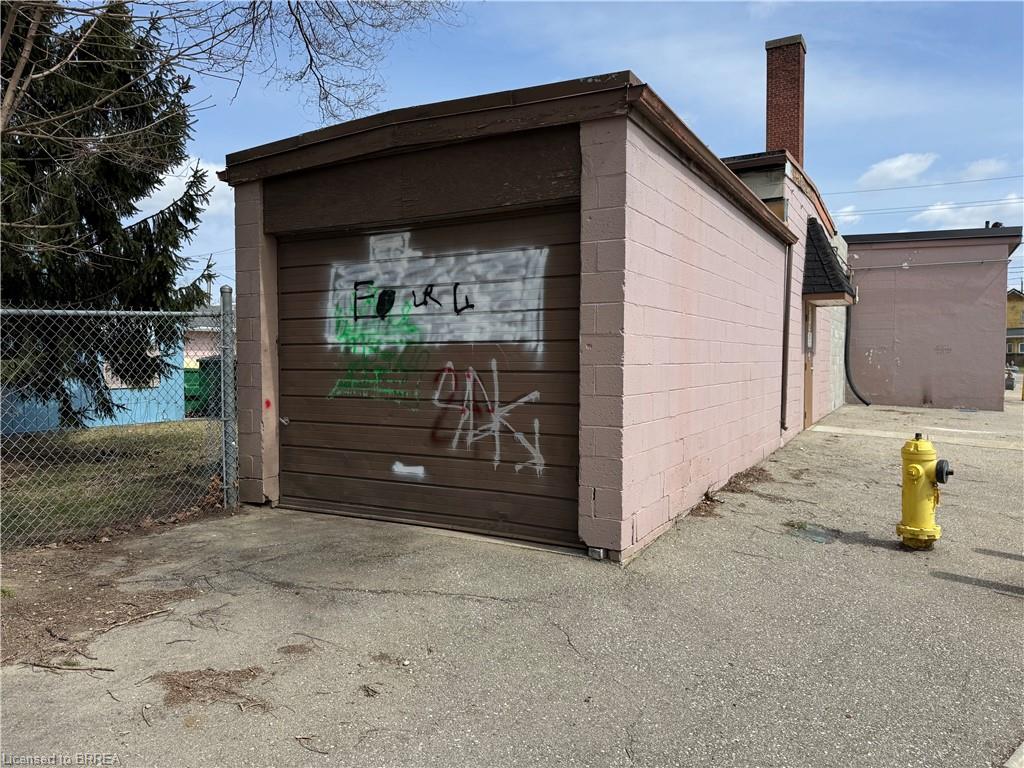 197 Erie Avenue Property Photo 2