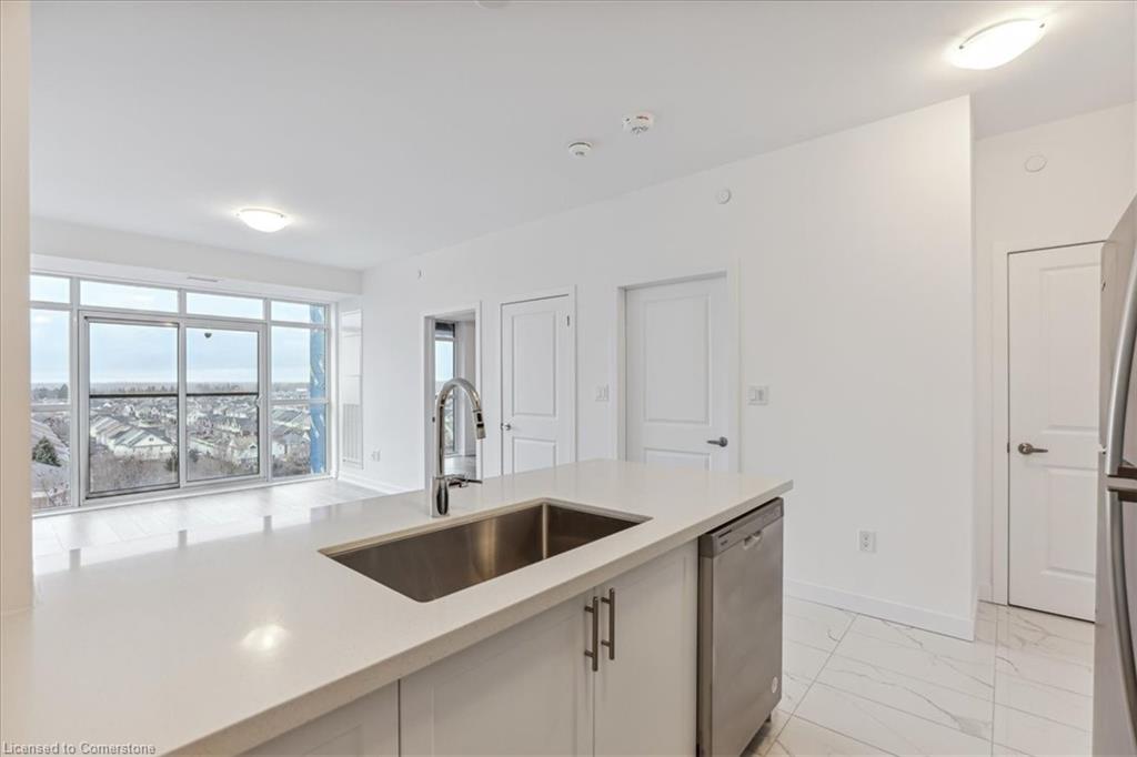 904-460 Dundas Street E Property Photo