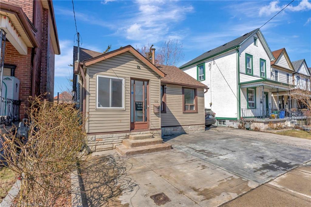 159 Grosvenor Avenue N Property Photo 2