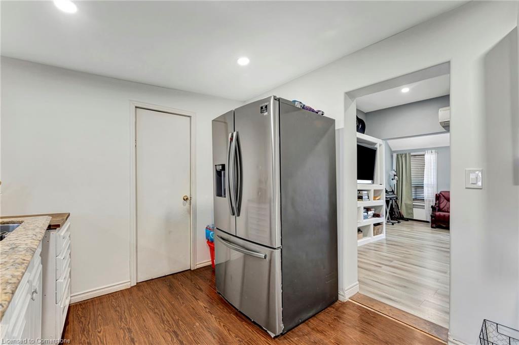 159 Grosvenor Avenue N Property Photo 8