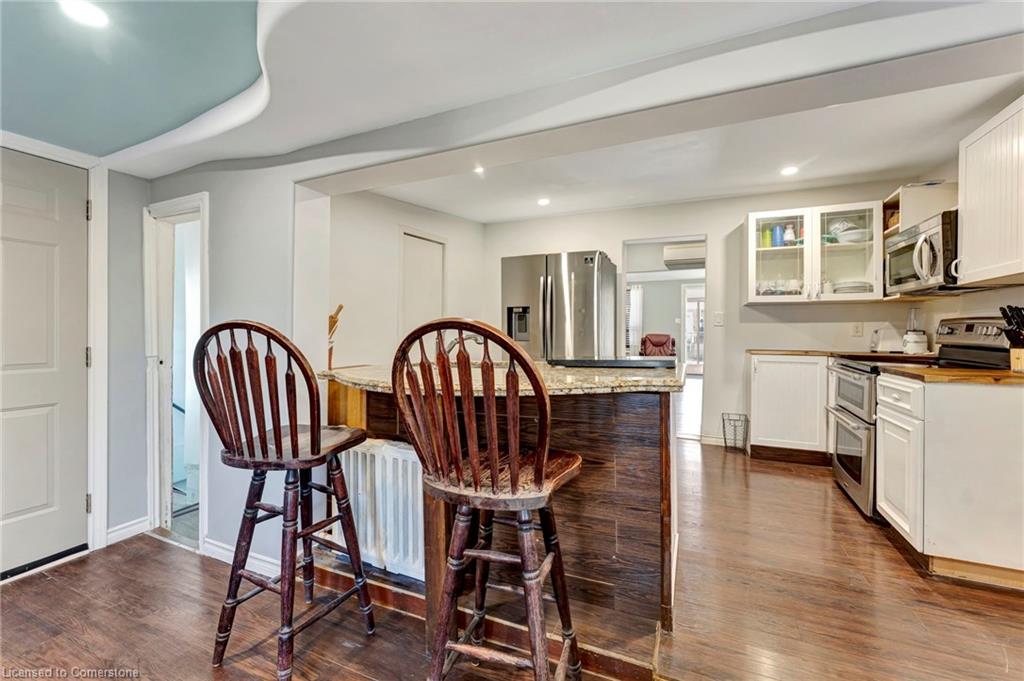159 Grosvenor Avenue N Property Photo 10