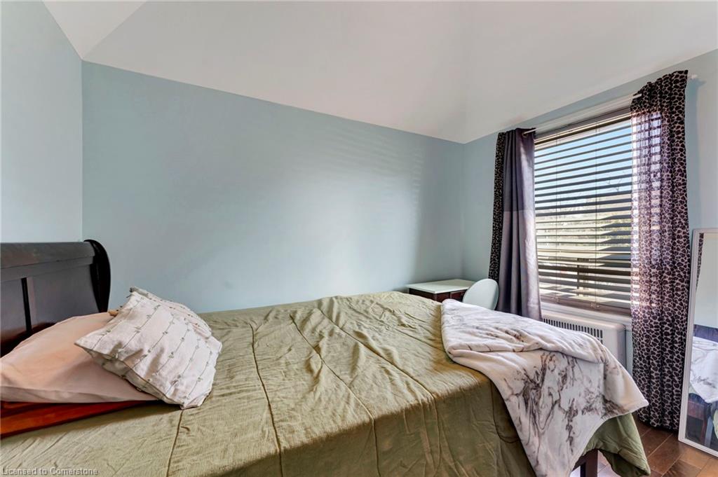 159 Grosvenor Avenue N Property Photo 14