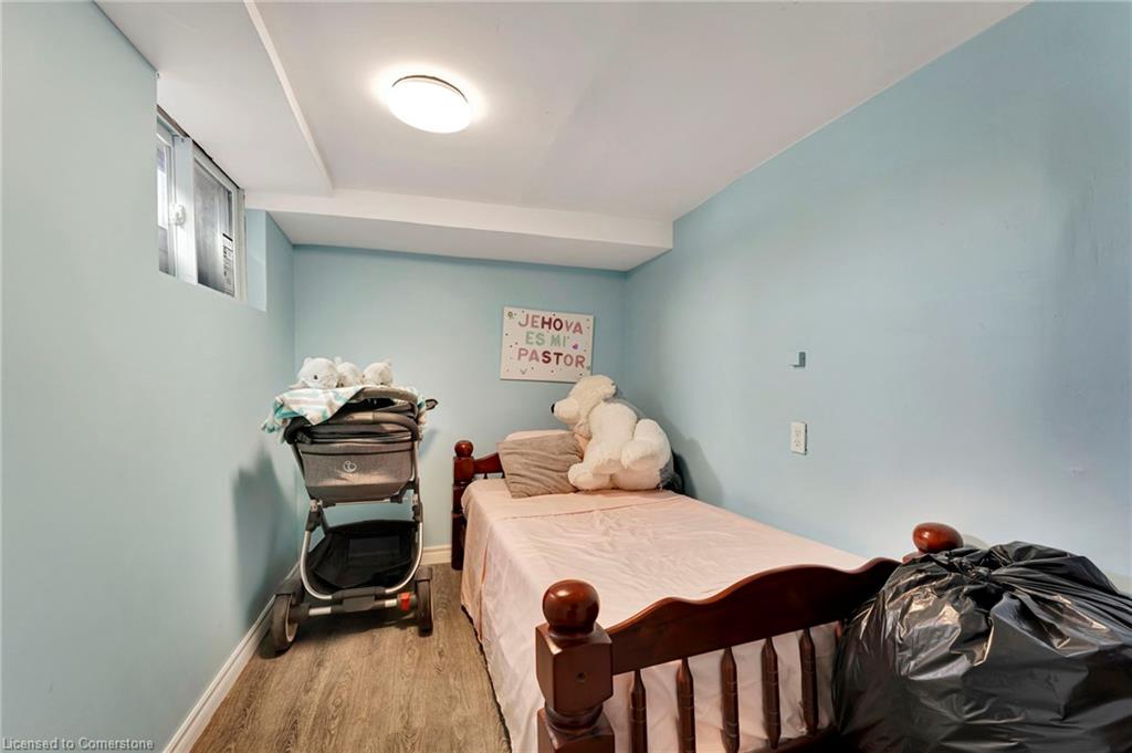 159 Grosvenor Avenue N Property Photo 16