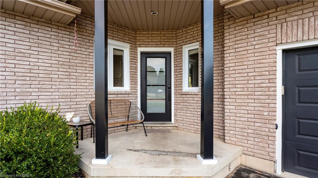 83 Victor Boulevard Property Photo 4