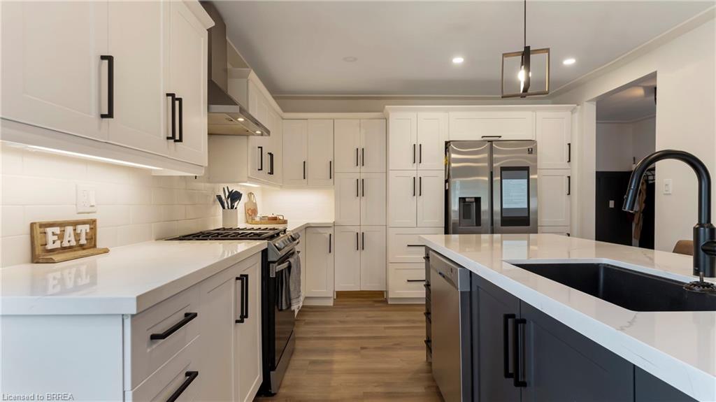 83 Victor Boulevard Property Photo 10