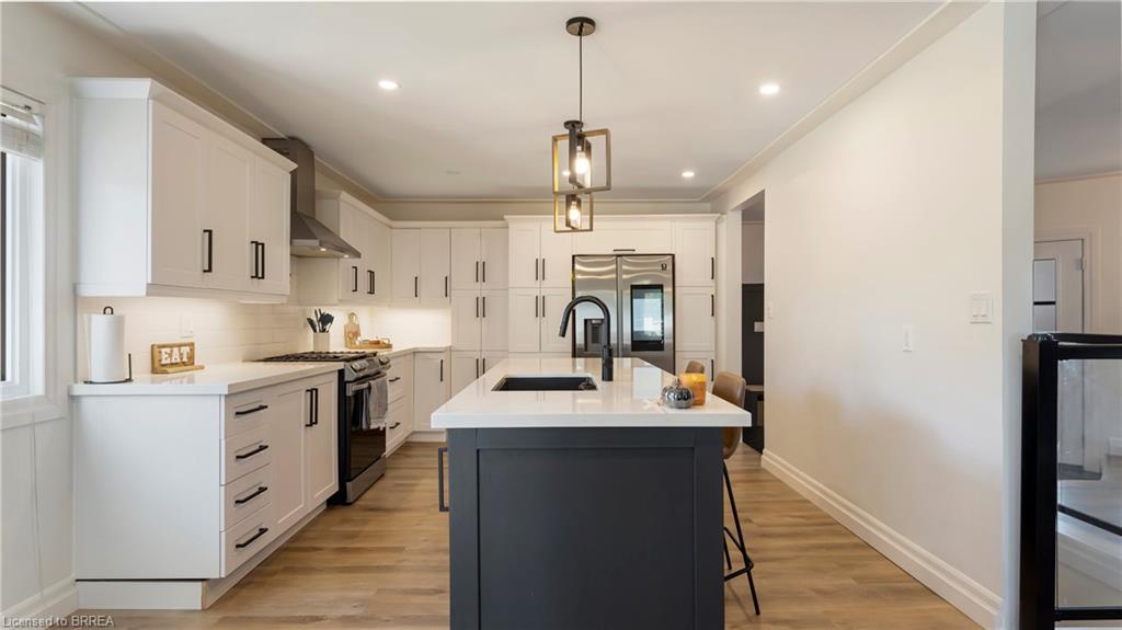 83 Victor Boulevard Property Photo 13