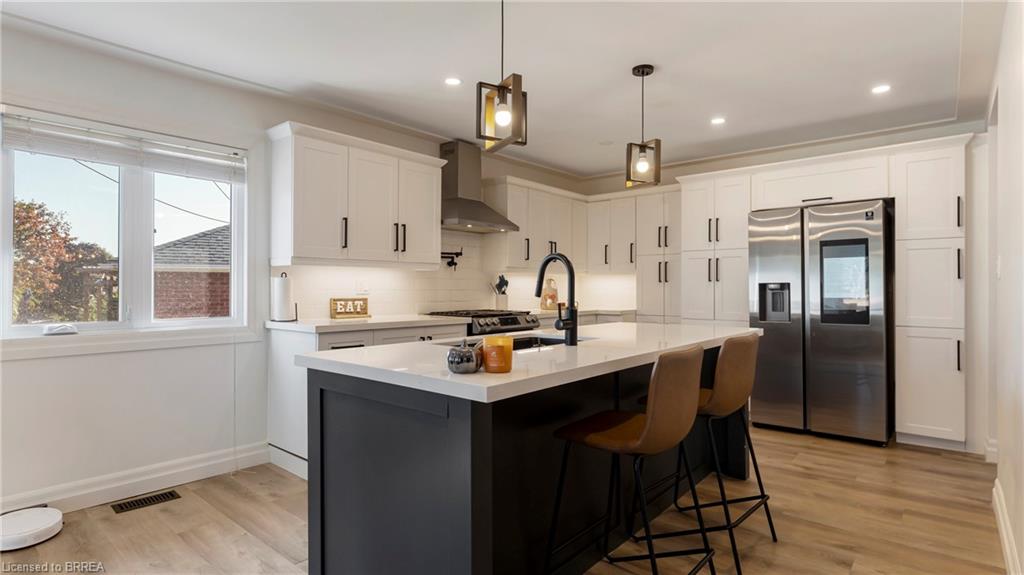 83 Victor Boulevard Property Photo 14