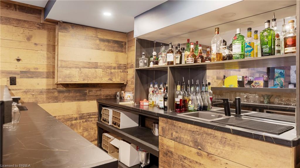 83 Victor Boulevard Property Photo 22