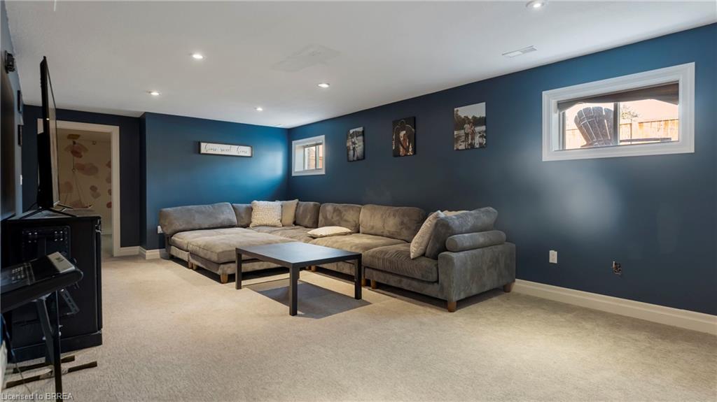 83 Victor Boulevard Property Photo 24