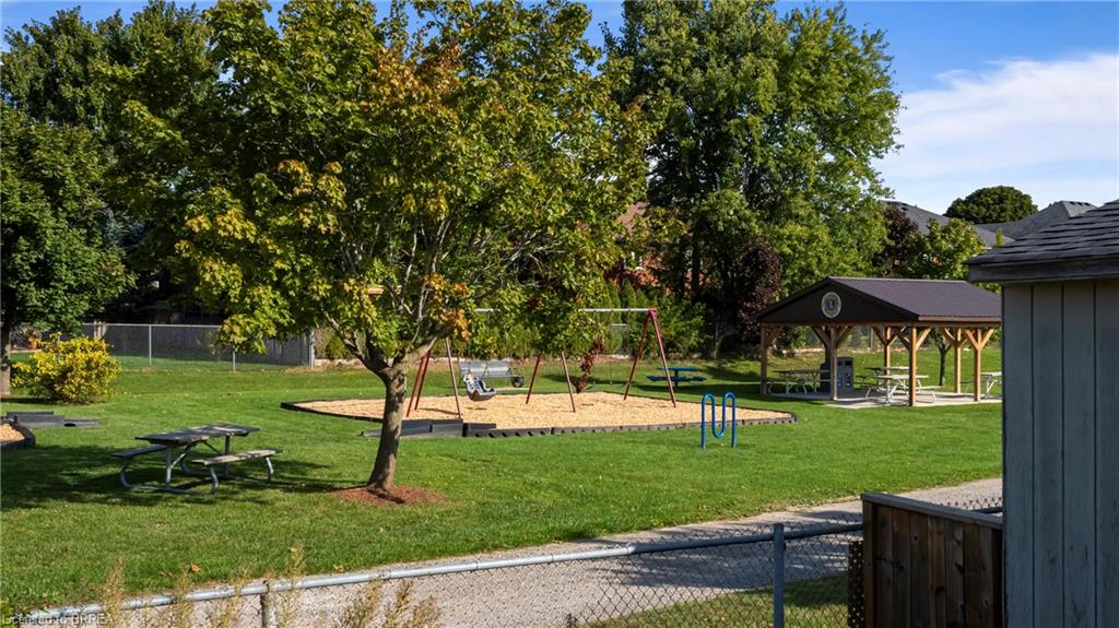 83 Victor Boulevard Property Photo 41