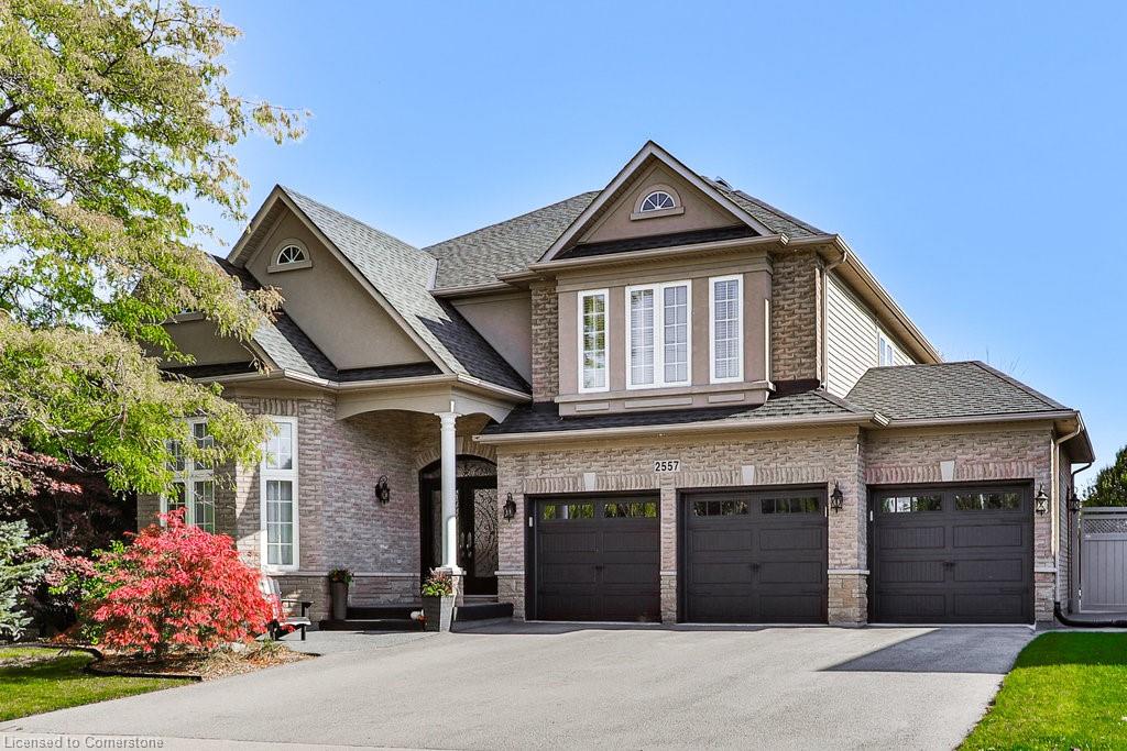 2557 Armour Crescent Property Photo