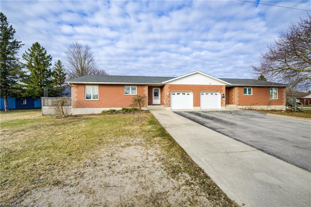 397 Church Street N Property Photo 3