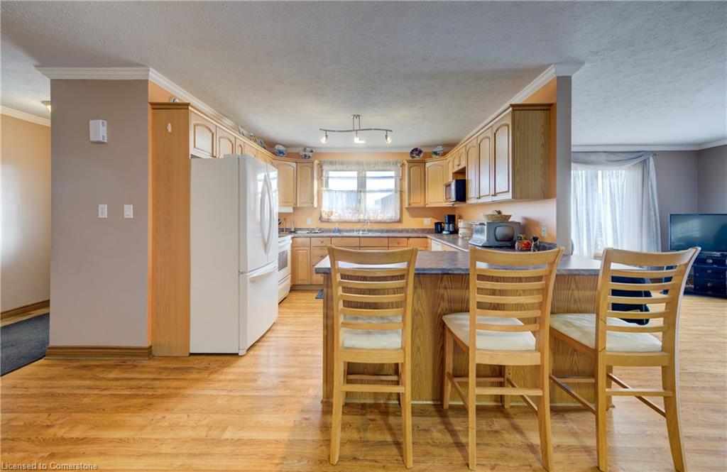 397 Church Street N Property Photo 8