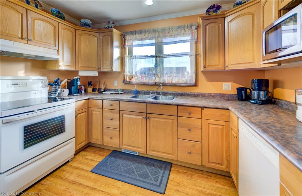 397 Church Street N Property Photo 10
