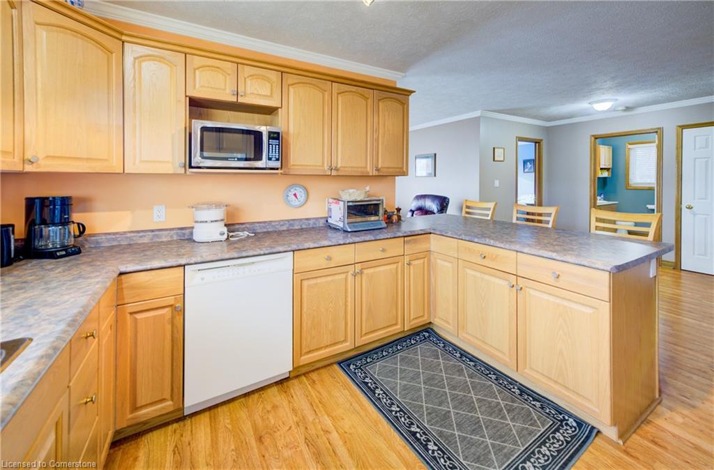 397 Church Street N Property Photo 11