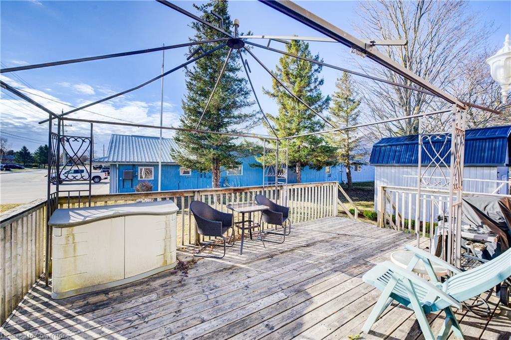 397 Church Street N Property Photo 28