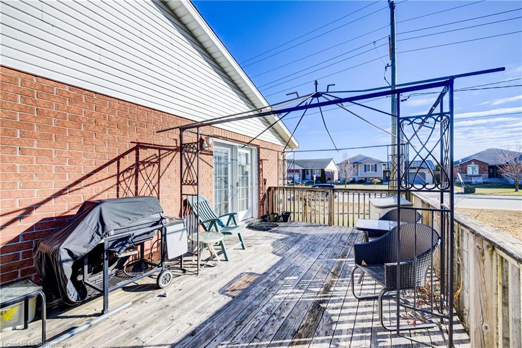 397 Church Street N Property Photo 29