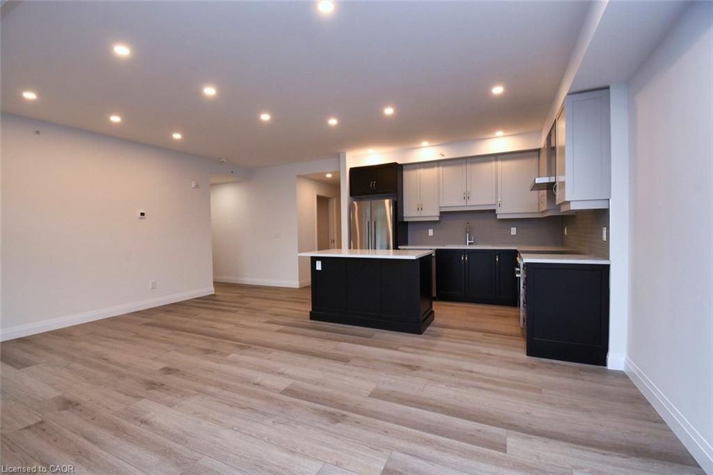 306-153 Wilson Street W Property Photo 3