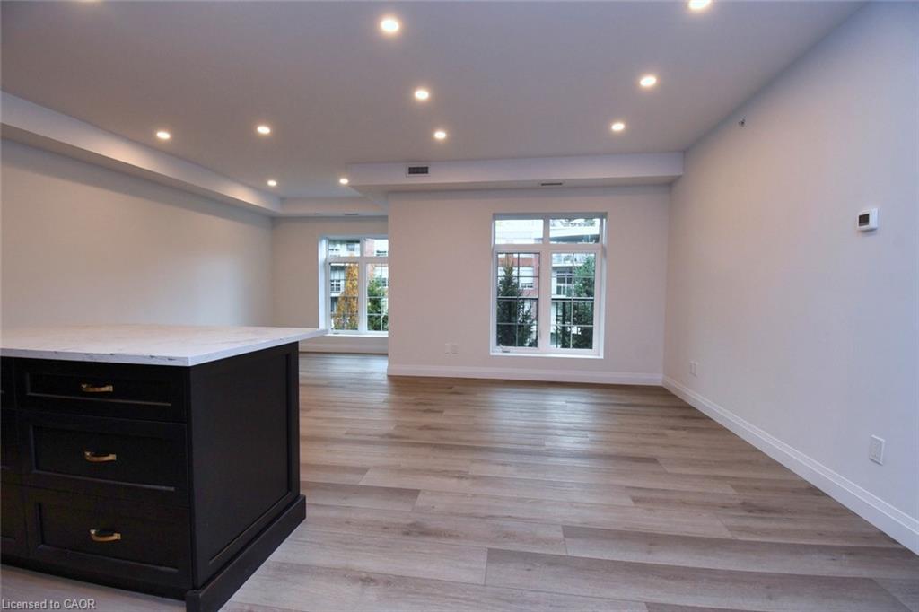 306-153 Wilson Street W Property Photo 8