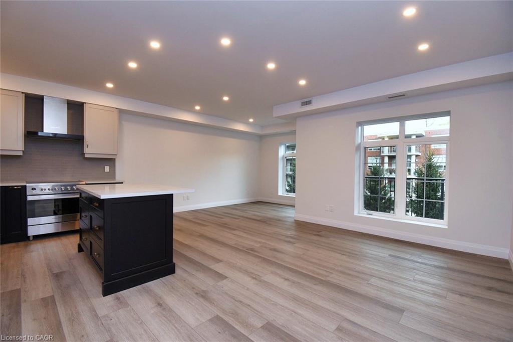 306-153 Wilson Street W Property Photo 9