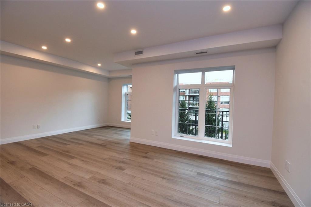 306-153 Wilson Street W Property Photo 10