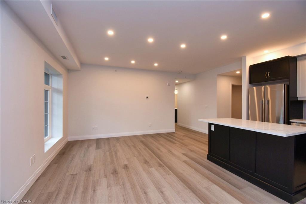 306-153 Wilson Street W Property Photo 11