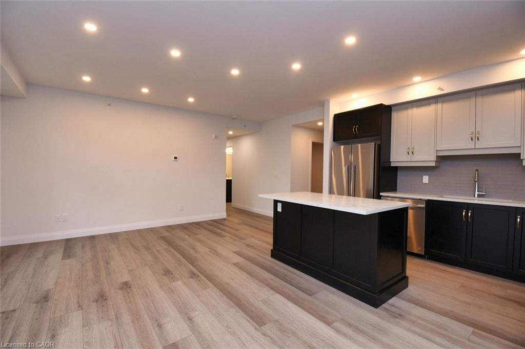 306-153 Wilson Street W Property Photo 16