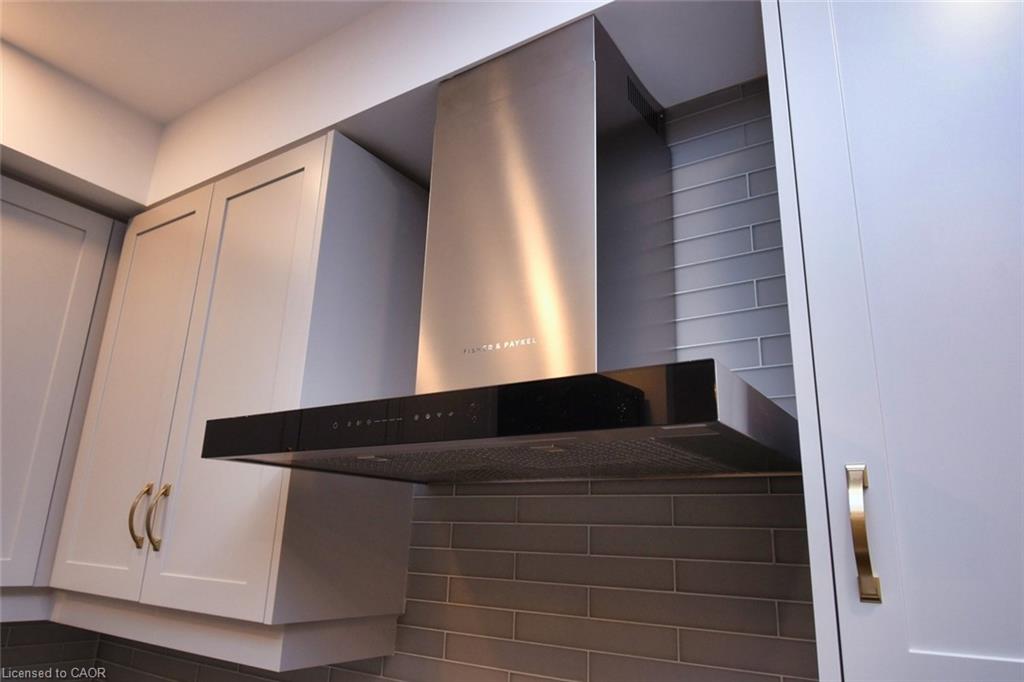 306-153 Wilson Street W Property Photo 19