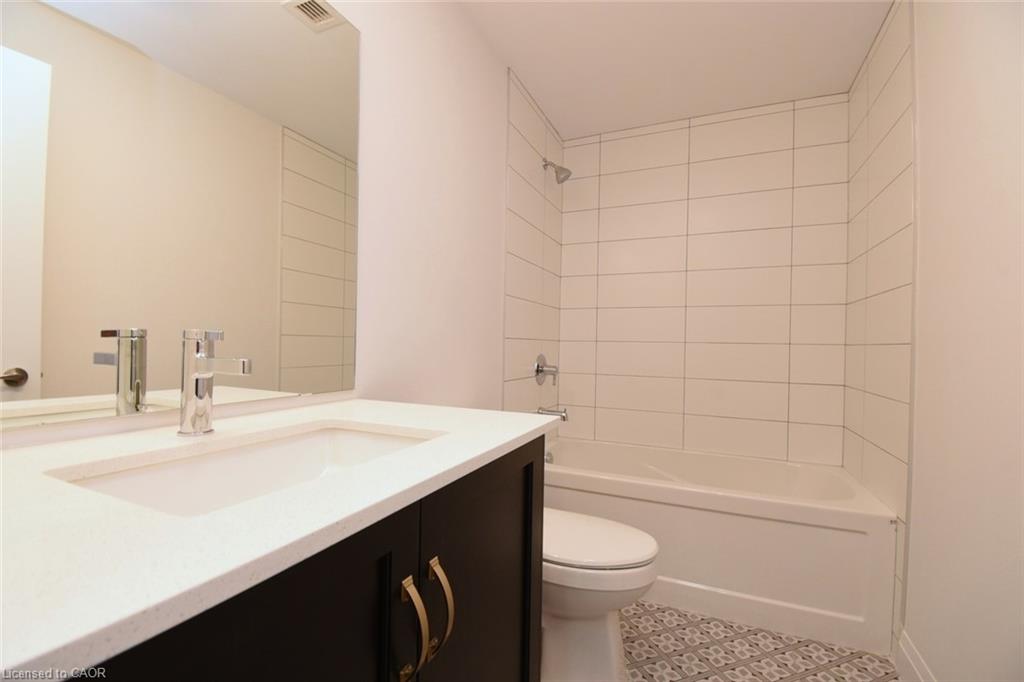 306-153 Wilson Street W Property Photo 37