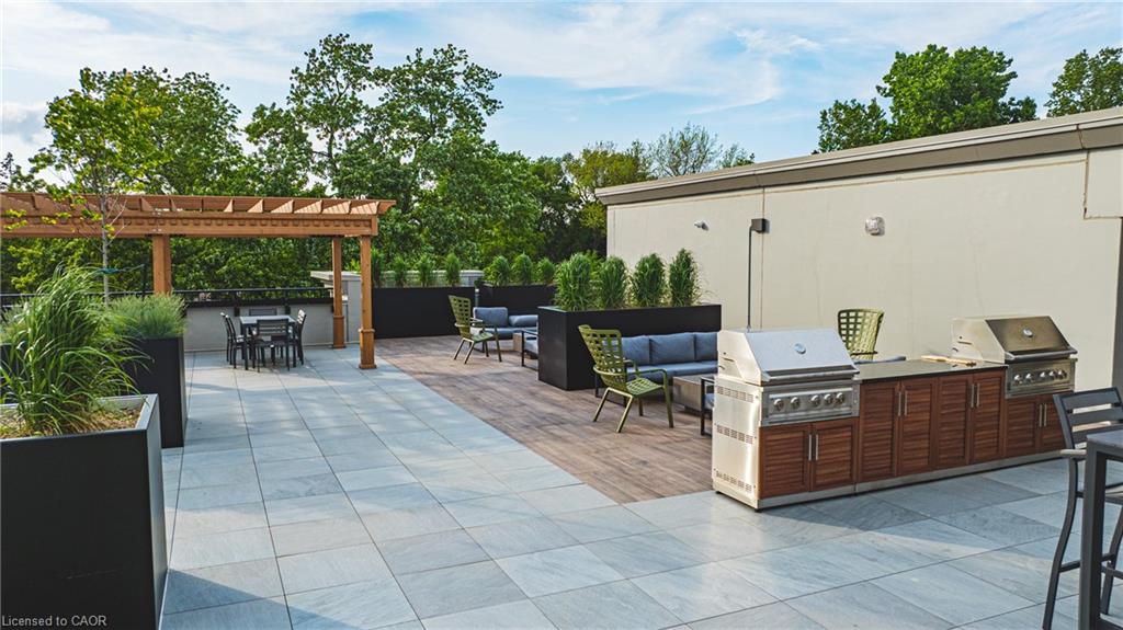 306-153 Wilson Street W Property Photo 40