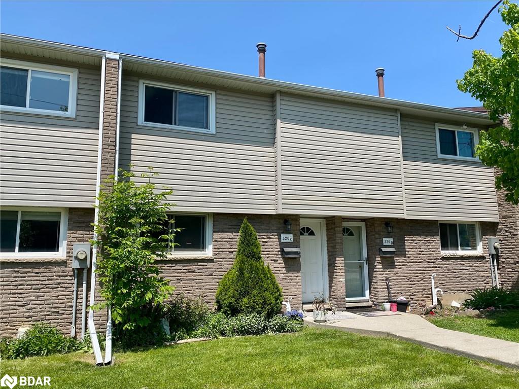 320 C Bluevale Street N Property Photo 1