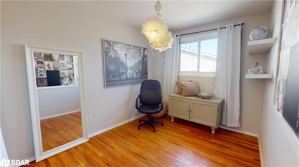 320 C Bluevale Street N Property Photo 10