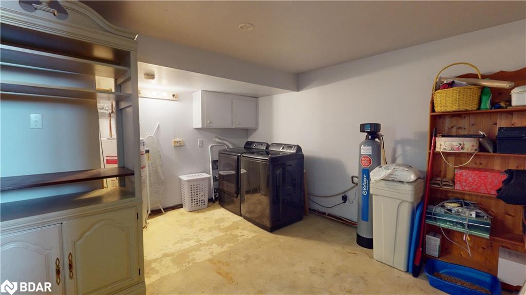 320 C Bluevale Street N Property Photo 13