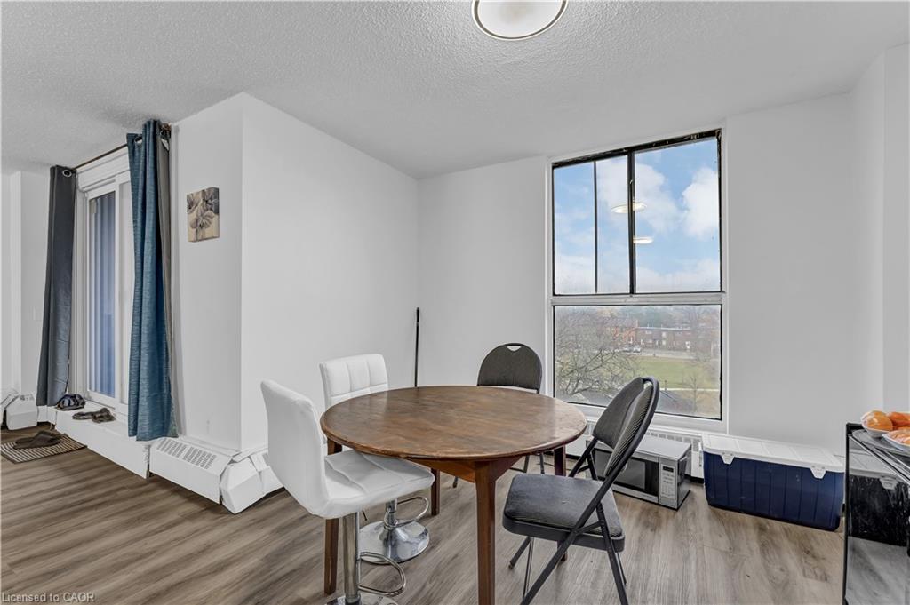 517-4673 Jane Street Property Photo 15