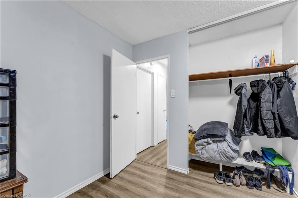 517-4673 Jane Street Property Photo 18