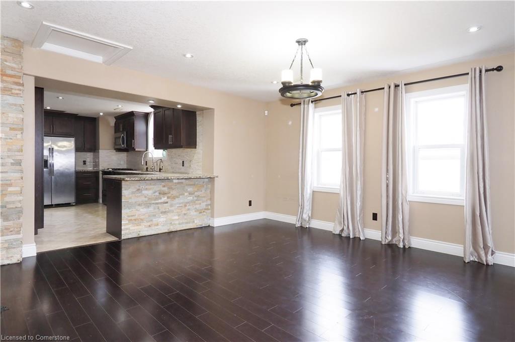561 Queen Street S Property Photo 17