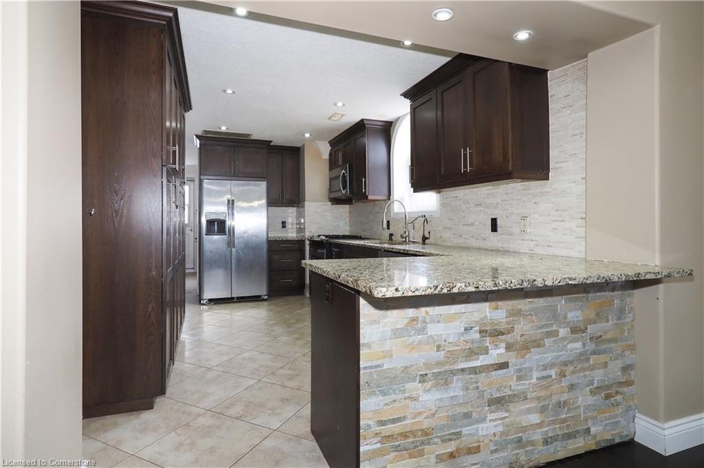 561 Queen Street S Property Photo 18