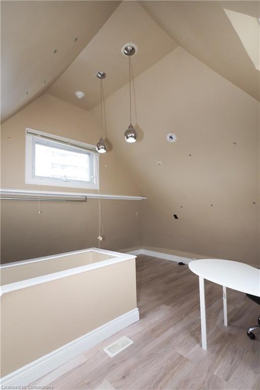 561 Queen Street S Property Photo 25