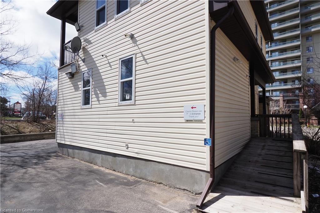 561 Queen Street S Property Photo 29