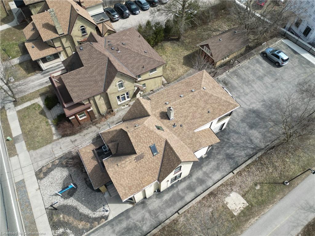 561 Queen Street S Property Photo 31