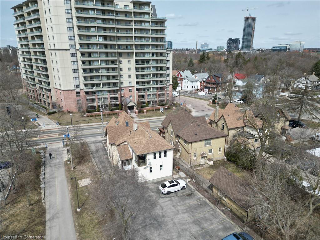 561 Queen Street S Property Photo 33