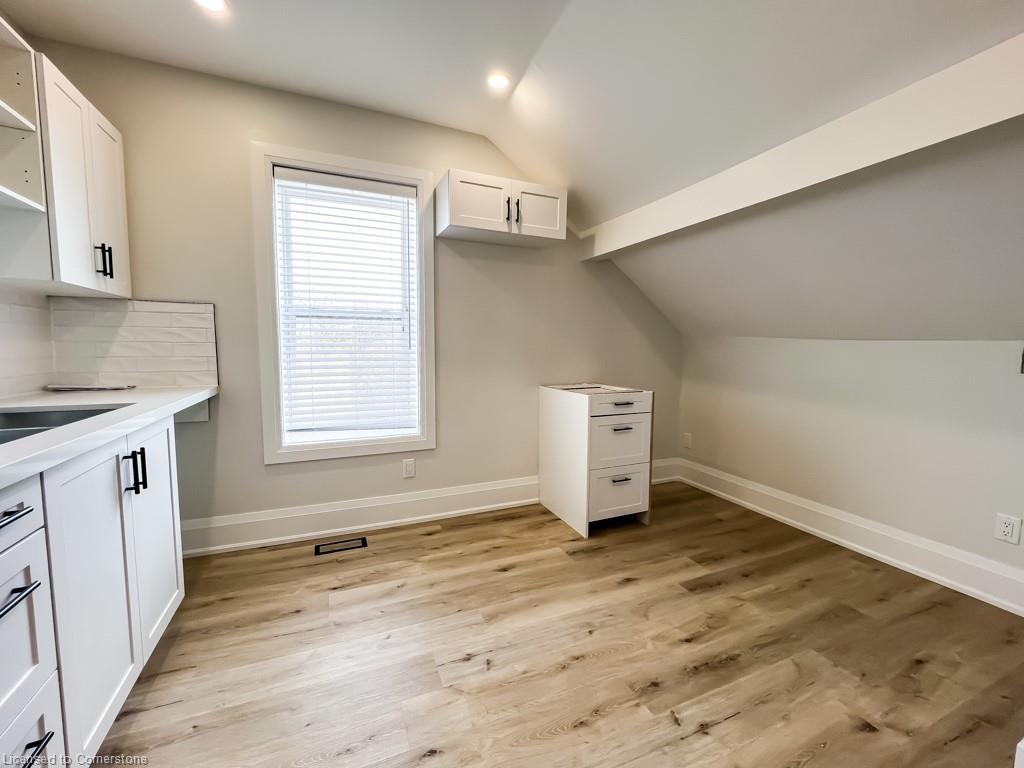 3-396 Barton Street Property Photo 7
