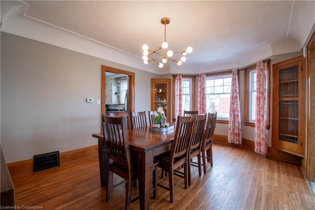 34 Venison Street W Property Photo 7