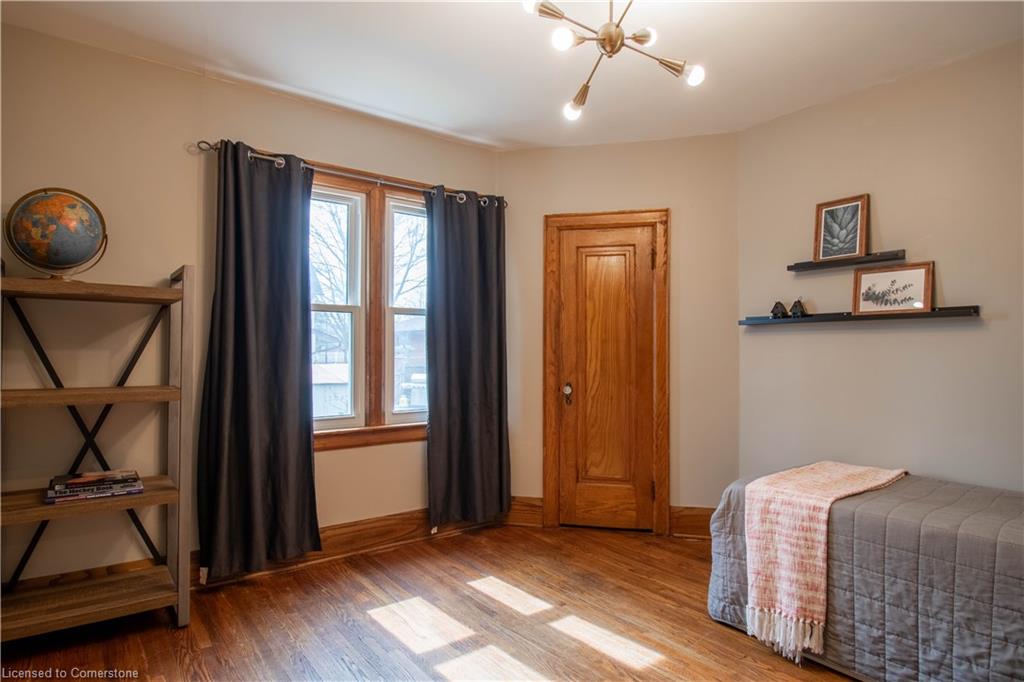 34 Venison Street W Property Photo 11