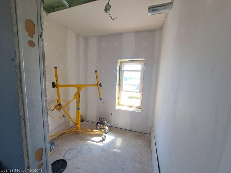 201 Jarvis Street Property Photo 6