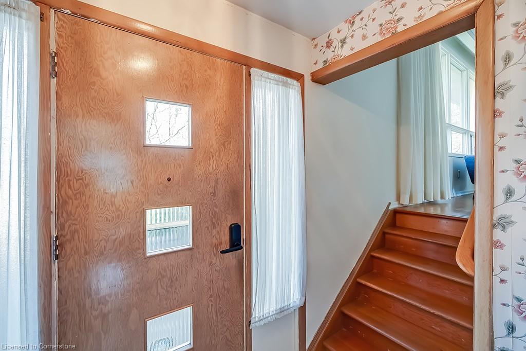 363 East Side Crescent Property Photo 4