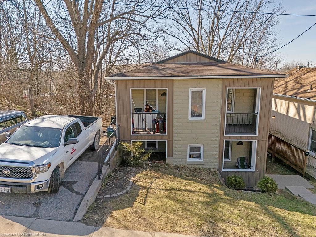 9-9.5 Mary Street Property Photo