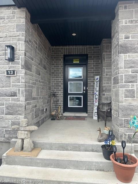 13 Erie Court Property Photo 2