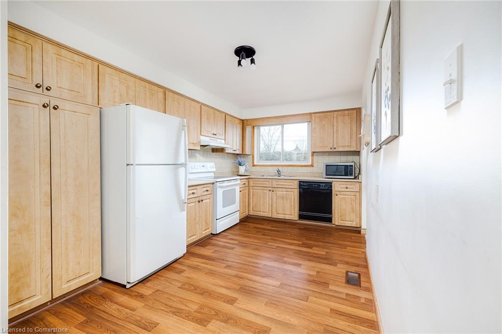 100 Hadeland Avenue Property Photo 5